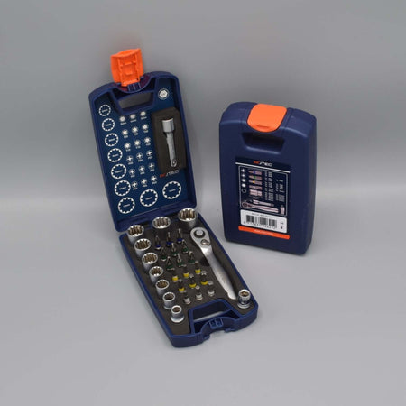 Bild på en sats med bits och hylsor och spärrhandtag från Rotec