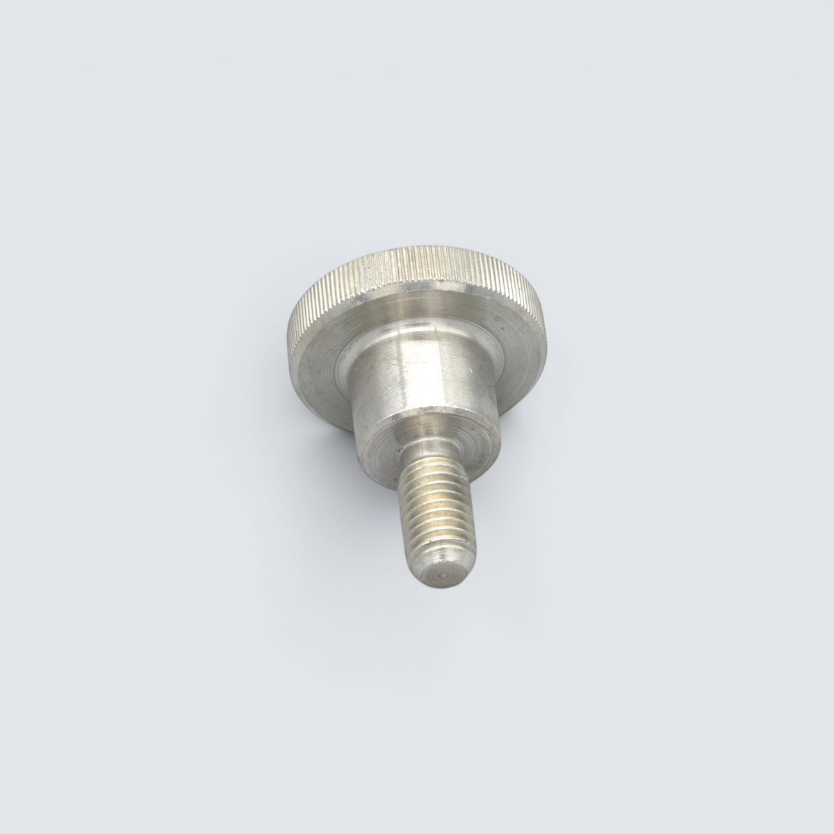 Rostfri.nu high-type knurled thumb screw in A1 stainless steel with a tall, grooved head for manual adjustment.